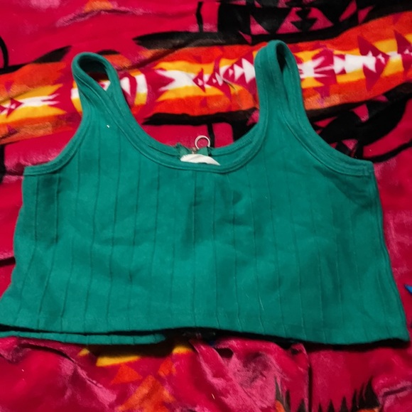 Green crop top - Picture 2 of 2